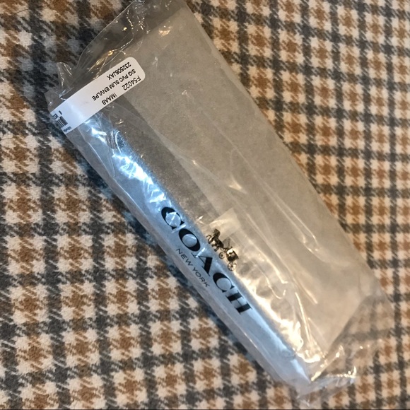 Classic Coach Envelope Wallet - Picture 4 of 5